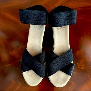 Charleston Shoe Company Cannon Solid. Black Linen 8. Like New.